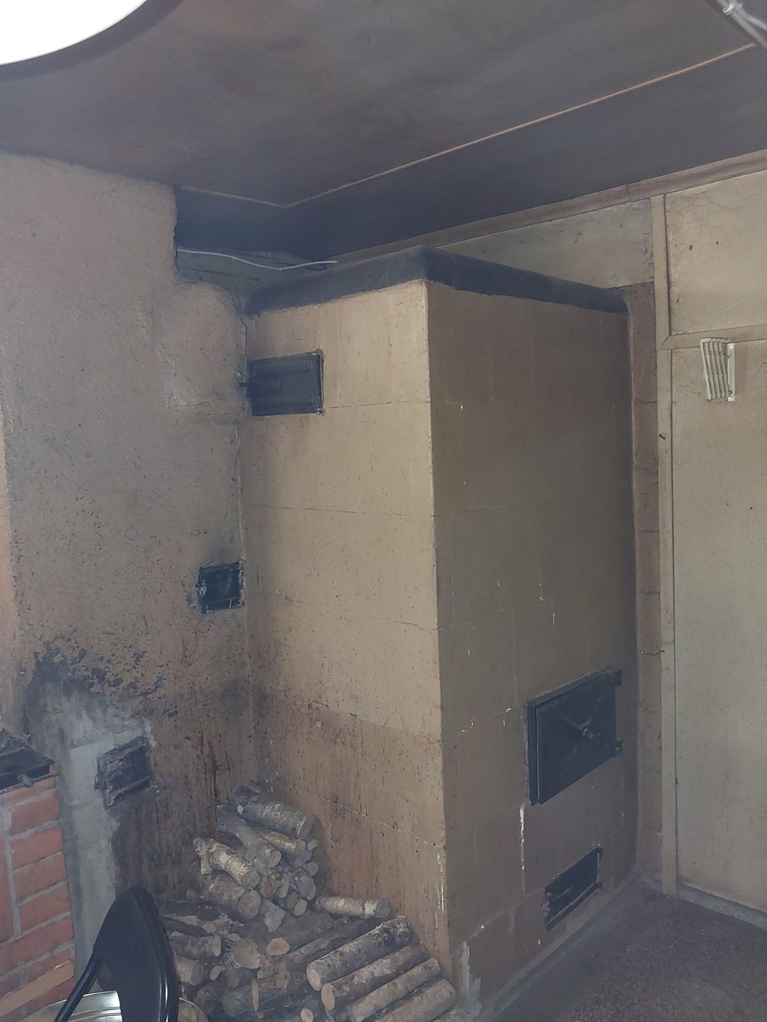 Old plastered heater before rebuilding